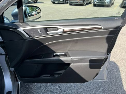 Used 2016 Ford Fusion SE w/ Equipment Group 202A FWD image 24