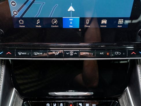 Used 2022 Jeep Wagoneer Series II w/ Premium Group I AWD/4WD image 25