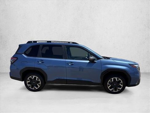Used 2025 Subaru Forester Premium AWD/4WD image 4