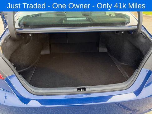 Used 2023 Toyota Camry SE FWD image 13