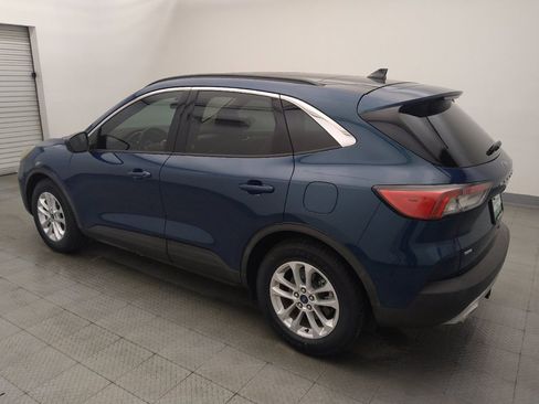 Used 2020 Ford Escape SE FWD image 3