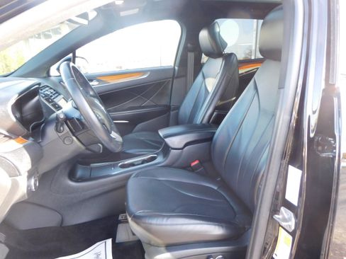 Used 2018 Lincoln MKC Reserve image 10