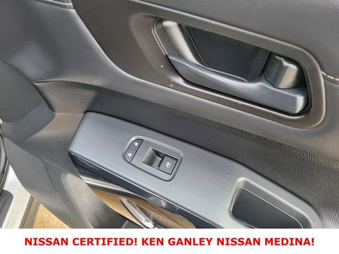 Certified 2025 Nissan Pathfinder SV image 54