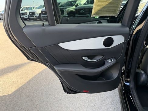 Used 2022 Mercedes-Benz GLC 300 4MATIC image 10