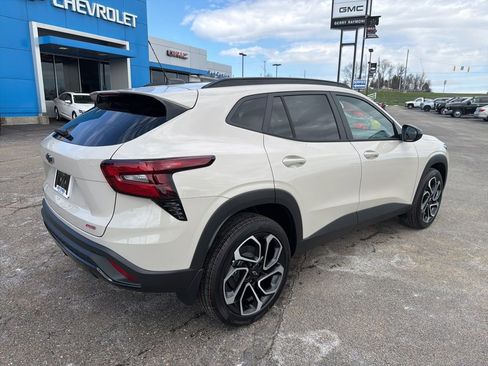 New 2026 Chevrolet Trax RS w/ Sunroof Package FWD image 6