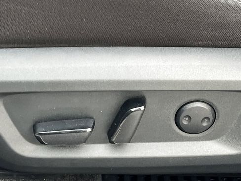 Certified 2022 Nissan Rogue SV image 16