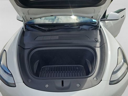 Used 2021 Tesla Model Y Long Range AWD/4WD image 30