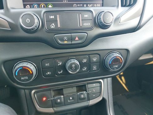 Used 2022 GMC Terrain AT4 image 21