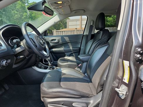 Used 2020 Jeep Compass Latitude AWD/4WD image 14