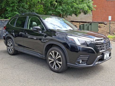 Used 2023 Subaru Forester Limited AWD/4WD image 3