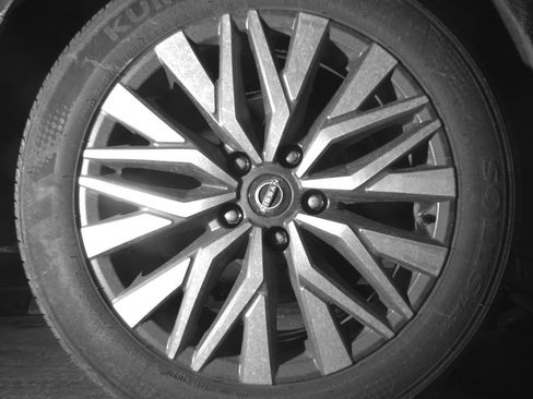 Used 2025 Nissan Altima 2.5 SV FWD image 15