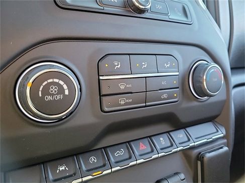 Certified 2022 Chevrolet Silverado 1500 Custom image 15