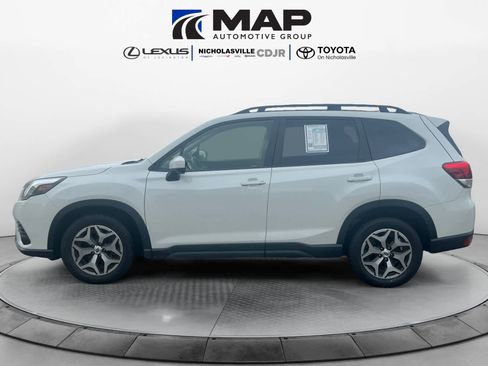 Used 2023 Subaru Forester Premium AWD/4WD image 2