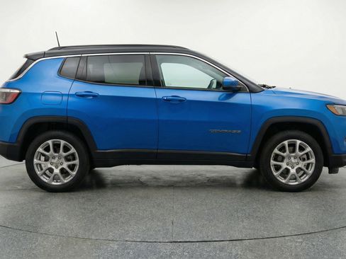 Used 2025 Jeep Compass Limited AWD/4WD image 11