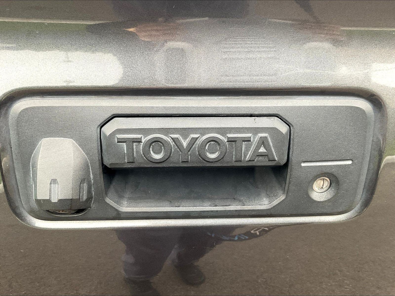 Used 2017 Toyota Tacoma SR5 w/ Tow Package AWD/4WD image 25