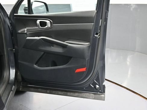 Used 2022 Kia Sorento S image 38