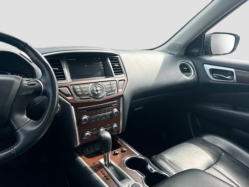 Used 2020 Nissan Pathfinder Platinum AWD/4WD image 25