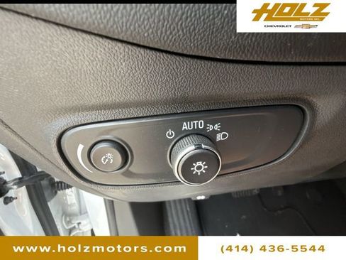 Certified 2023 Chevrolet Equinox RS w/ RS Leather Package AWD/4WD image 17