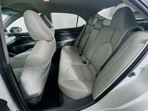Used 2020 Toyota Camry SE w/ Convenience Package FWD image 26