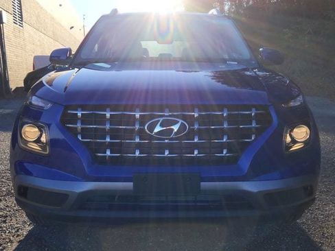 Used 2021 Hyundai Venue SEL FWD image 8