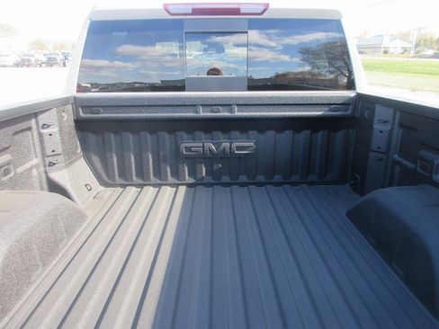 New 2026 GMC Sierra 1500 AT4 w/ AT4 Premium Package image 7