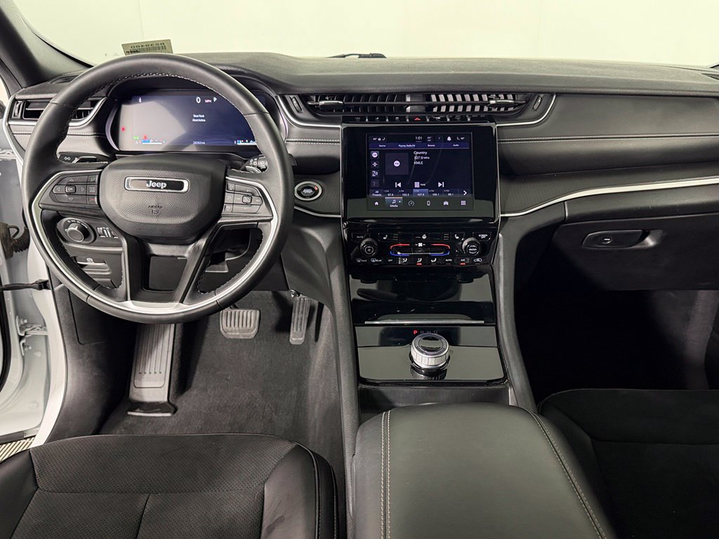 Used 2024 Jeep Grand Cherokee L Altitude RWD image 14