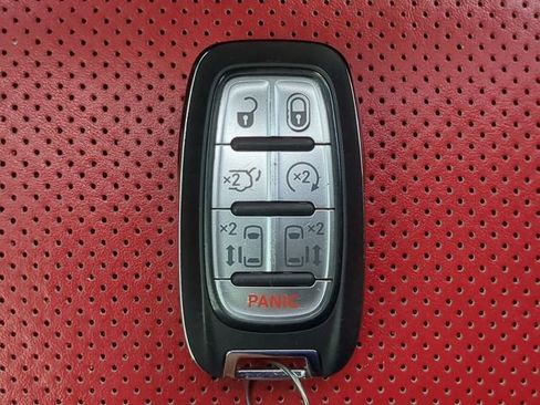 Used 2020 Chrysler Pacifica Limited w/ Quick Oder Package 2EV RED-S FWD image 38