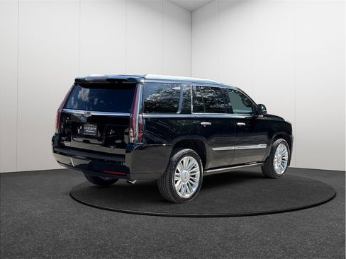 Used 2020 Cadillac Escalade Platinum AWD/4WD image 9