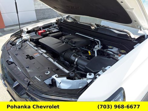 Used 2024 Chevrolet Colorado ZR2 w/ ZR2 Convenience Package III AWD/4WD image 28