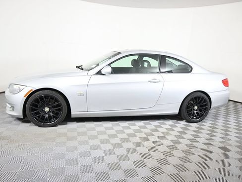 Used 2011 BMW 328i xDrive Coupe AWD/4WD image 2
