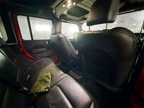 Used 2021 Jeep Wrangler Unlimited Sahara image 11
