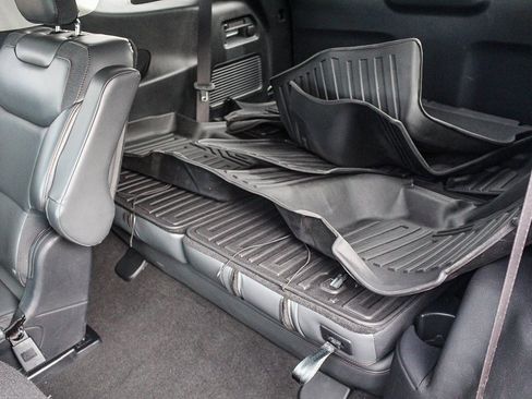 Used 2025 Ford Explorer Active w/ Active Comfort Package image 21