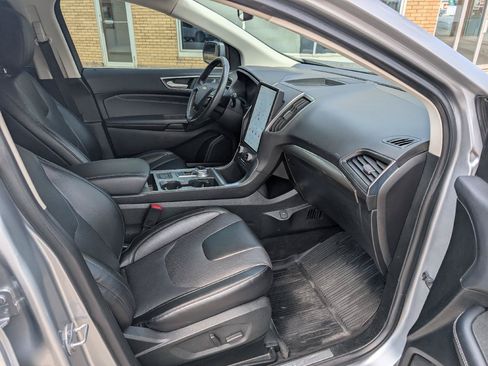 Used 2022 Ford Edge Titanium w/ Equipment Group 301A AWD/4WD image 19