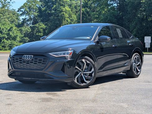 Used 2024 Audi Q8 e-tron Premium Plus w/ Premium Plus Package AWD/4WD image 4