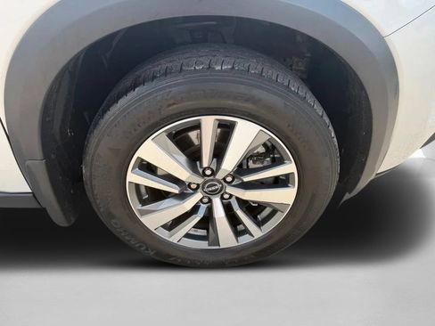 Used 2025 Nissan Pathfinder SL w/ Black Appearance Package AWD/4WD image 34