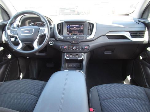 Used 2023 GMC Terrain SLE w/ Driver Convenience Package FWD image 12