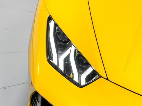 Used 2022 Lamborghini Huracan EVO RWD image 49