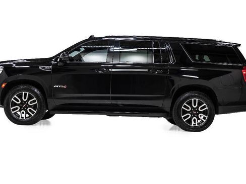 Used 2021 GMC Yukon XL AT4 w/ Rear Media and Nav Package AWD/4WD image 6