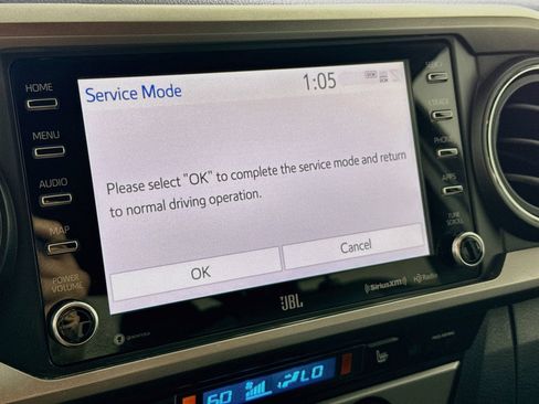 Certified 2021 Toyota Tacoma Limited AWD/4WD image 15