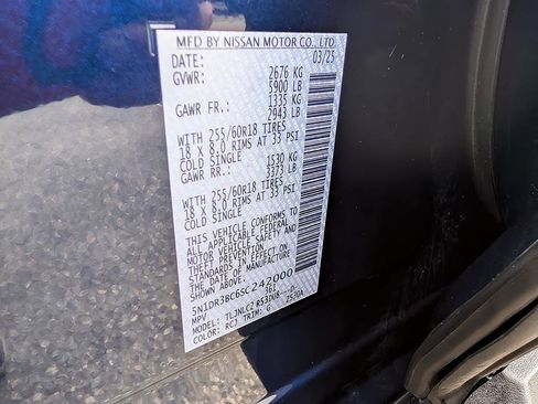 Used 2025 Nissan Pathfinder SV AWD/4WD image 32