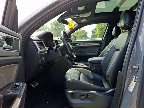 Used 2022 Volkswagen Atlas Cross Sport SEL R-Line AWD/4WD image 13