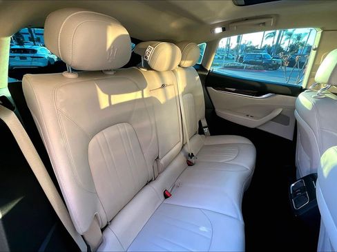 Used 2017 Maserati Levante image 26