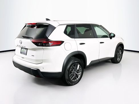 Used 2024 Nissan Rogue S AWD/4WD image 9
