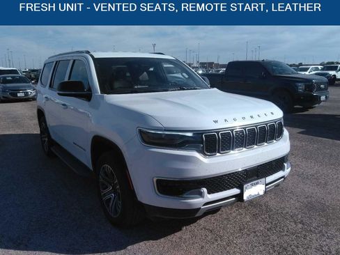 Used 2024 Jeep Wagoneer Series II w/ Flexible Seating Group RWD image 1