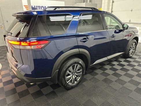 Used 2025 Nissan Pathfinder SV AWD/4WD image 11