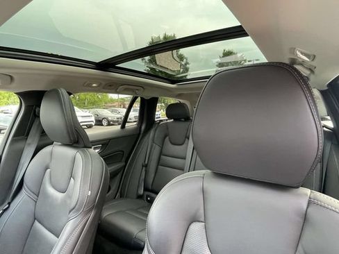 Used 2024 Volvo V60 B5 Cross Country Ultimate w/ Climate Package AWD/4WD image 15