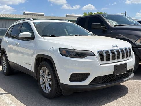 Used 2021 Jeep Cherokee Latitude image 3