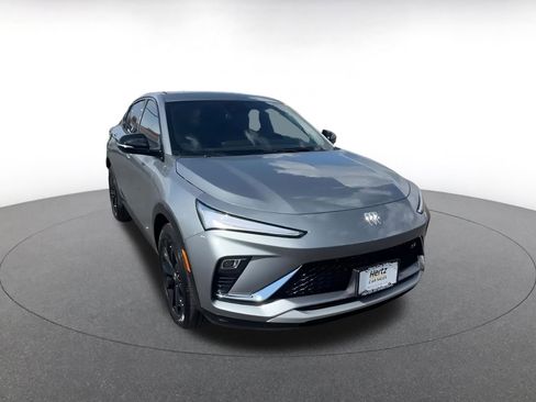 Used 2025 Buick Envista Sport Touring image 3