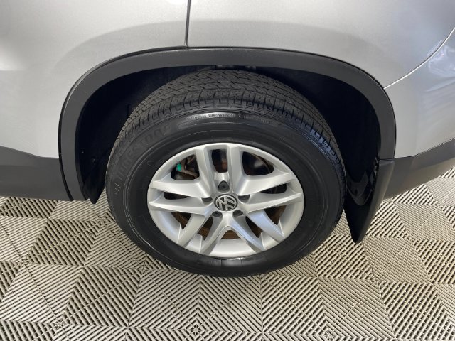 Used 2011 Volkswagen Tiguan S AWD/4WD image 17