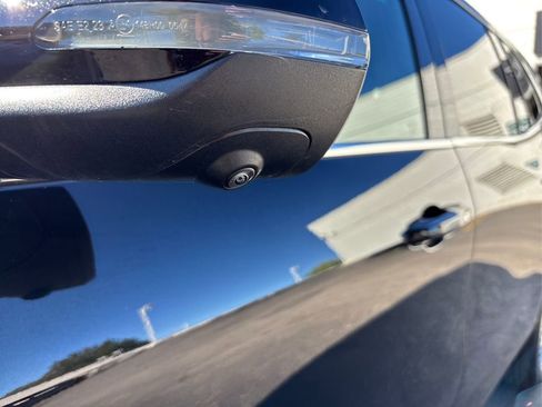 Used 2025 Buick Enclave Preferred w/ LPO, All-Weather Package image 17